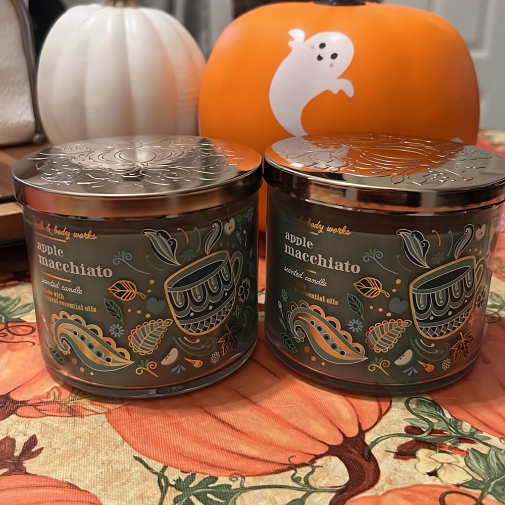 Bath & Bodyworks (2) Apple 🍏 Macchiato